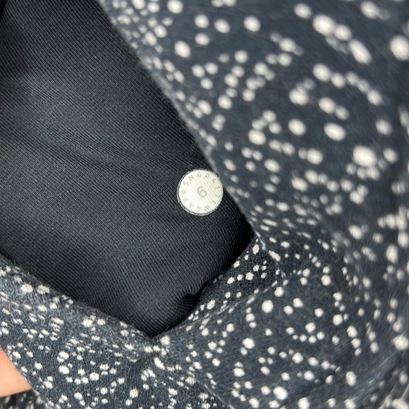 Lululemon Night View Black White Polka Dot Athletic Workout Scuba Hoodie Size 6 - Picture 8 of 15